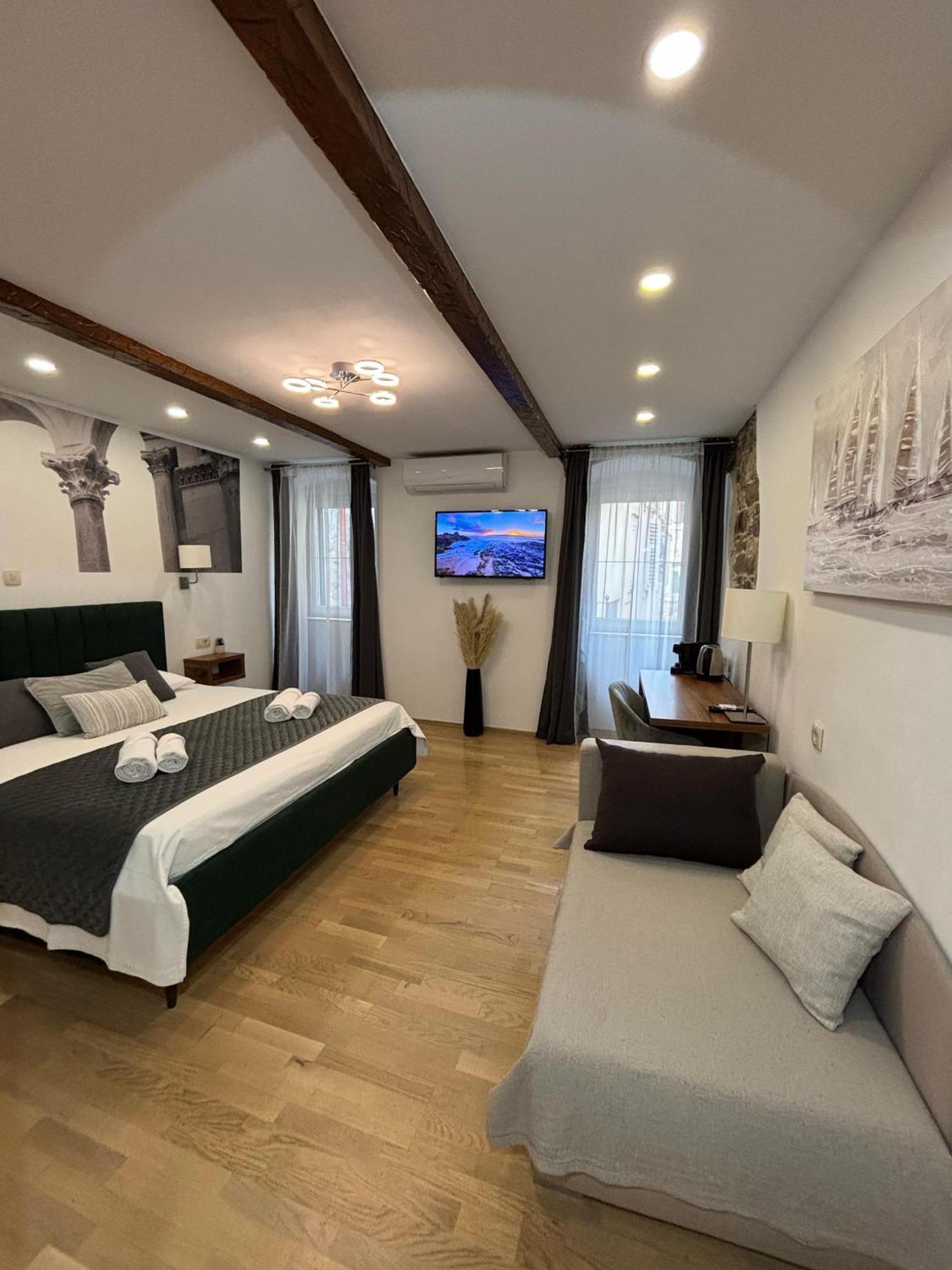 Palace Luxury Room Split Exterior photo