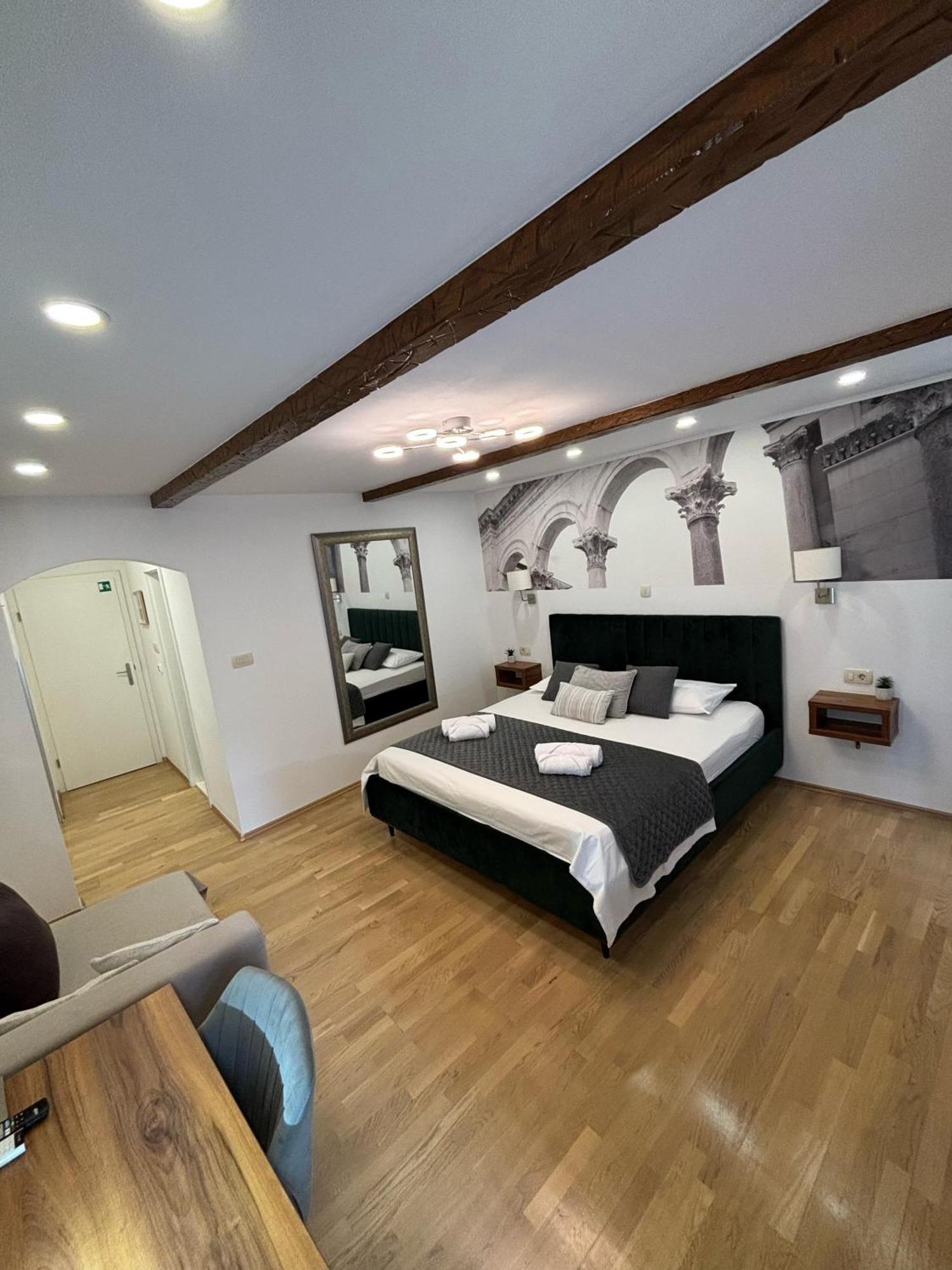 Palace Luxury Room Split Exterior photo